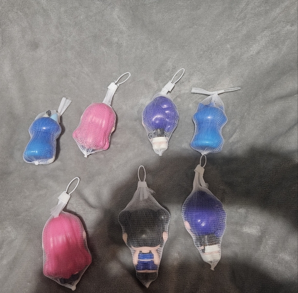 Colorful Mesh-Wrapped Figurines Set - Picture 2 of 2